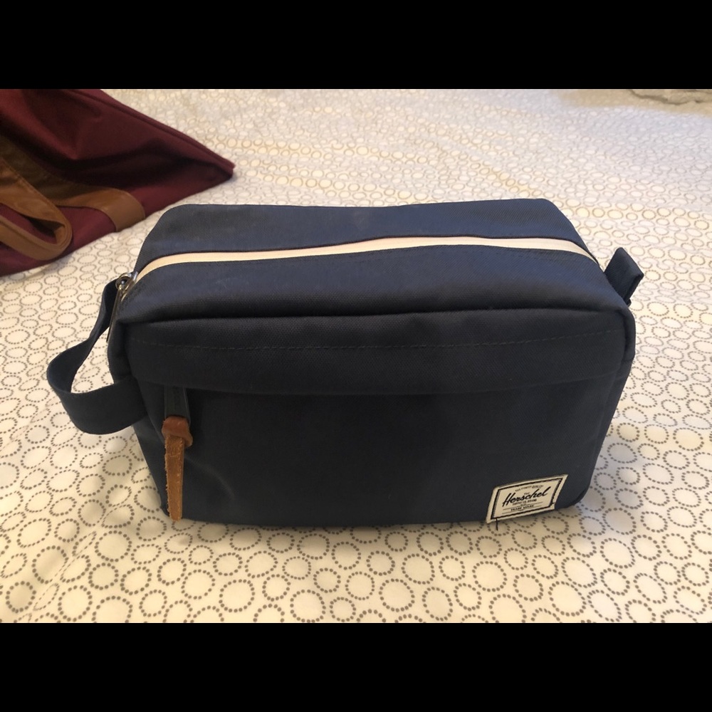 Herschel Chapter Travel Kit (Shaving Kit)